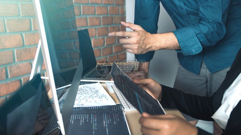 上海OA系统定制开发：价格背后的考量因素